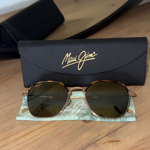 Maui Jim Accessories - Maui Jim Moon Doggy